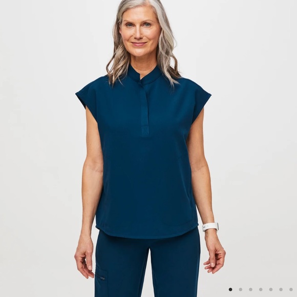 Rafaela Oversized Scrub Top - Picture 1 of 1